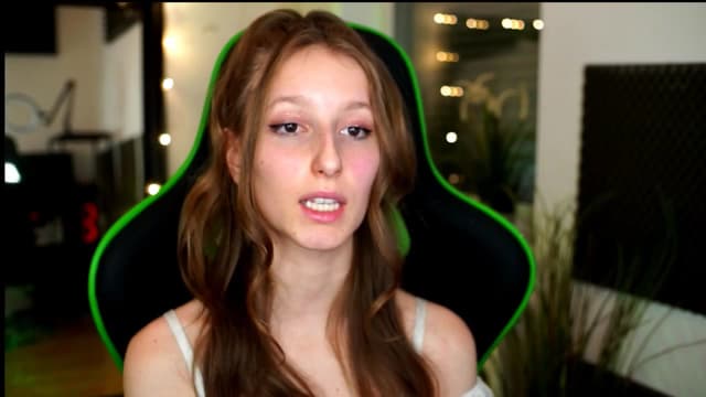 Gallery image thumbnail from Kira9's myfreecams stream on, 11/17/2025, 20:28 image 20 of 20