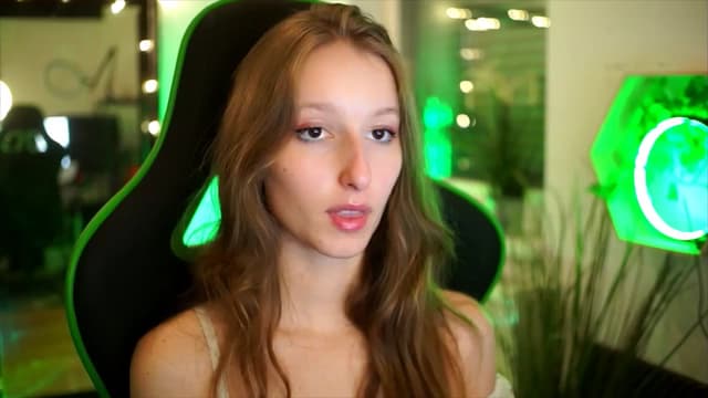 Gallery image thumbnail from Kira9's myfreecams stream on, 11/22/2025, 20:47 image 3 of 20