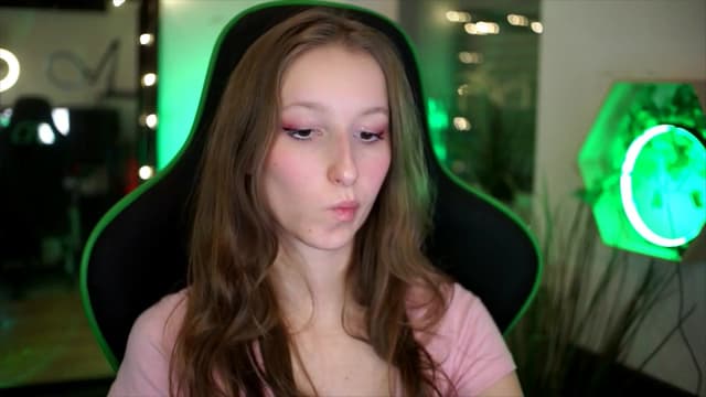 Gallery image thumbnail from Kira9's myfreecams stream on, 11/23/2025, 19:51 image 4 of 20
