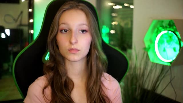 Gallery image thumbnail from Kira9's myfreecams stream on, 11/23/2025, 21:27 image 10 of 20