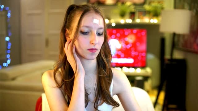 Gallery image thumbnail from Kira9's myfreecams stream on, 12/12/2025, 20:33 image 10 of 20