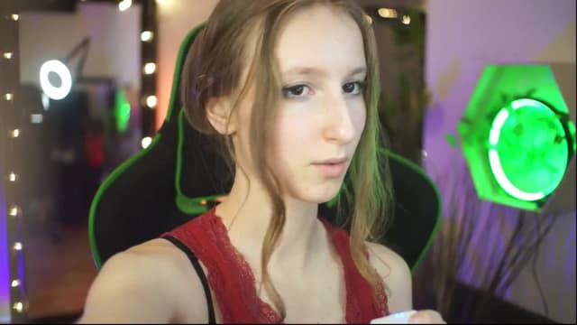 Gallery image thumbnail from Kira9's myfreecams stream on, 12/14/2025, 21:31 image 9 of 20