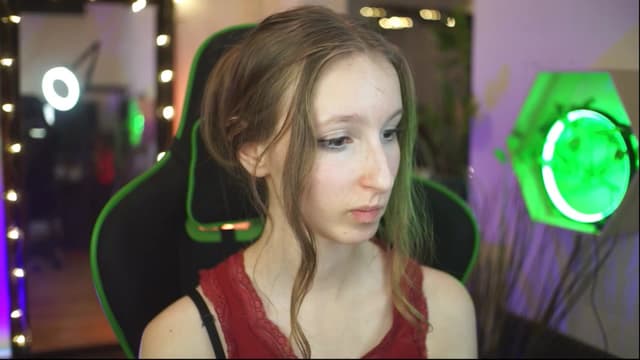 Gallery image thumbnail from Kira9's myfreecams stream on, 12/14/2025, 21:31 image 10 of 20