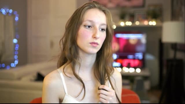 Gallery image thumbnail from Kira9's myfreecams stream on, 12/15/2025, 19:35 image 20 of 20