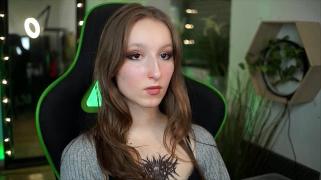 Gallery image thumbnail from Kira9's myfreecams stream on, 01/01/2026, 16:46 image 18 of 20
