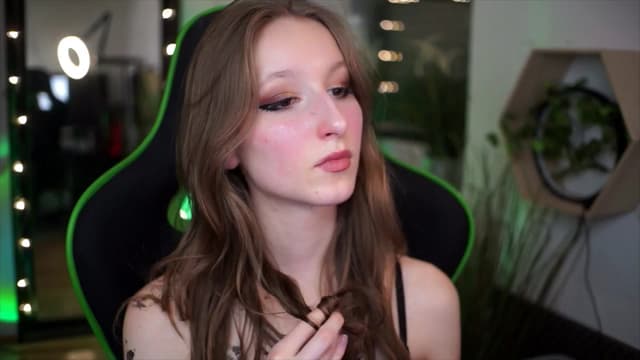 Gallery image thumbnail from Kira9's myfreecams stream on, 01/01/2026, 17:06 image 4 of 20