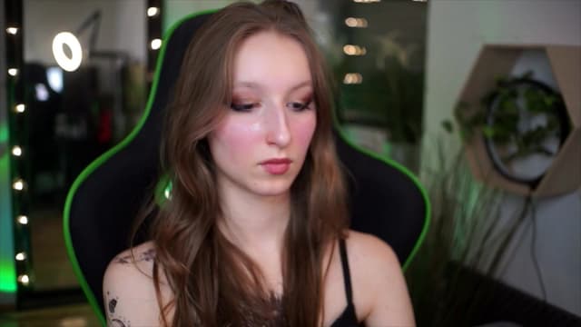 Gallery image thumbnail from Kira9's myfreecams stream on, 01/01/2026, 17:06 image 13 of 20