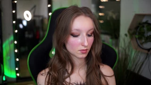 Gallery image thumbnail from Kira9's myfreecams stream on, 01/01/2026, 18:15 image 9 of 20