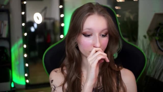 Gallery image thumbnail from Kira9's myfreecams stream on, 01/01/2026, 18:15 image 14 of 20
