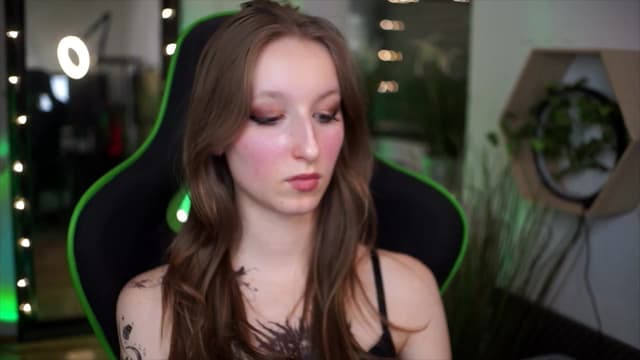 Gallery image thumbnail from Kira9's myfreecams stream on, 01/01/2026, 18:15 image 2 of 20