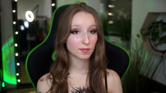Gallery image thumbnail from Kira9's myfreecams stream on, 01/01/2026, 19:49 image 4 of 20
