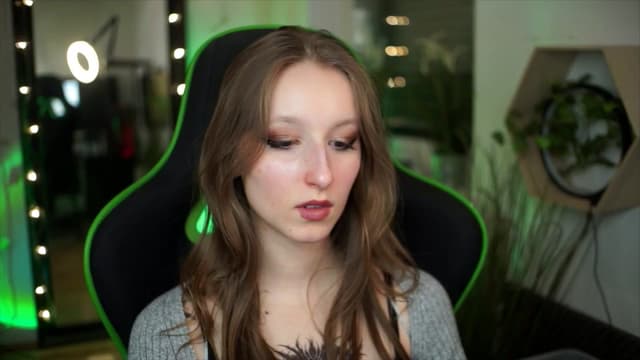 Gallery image thumbnail from Kira9's myfreecams stream on, 01/01/2026, 19:49 image 9 of 20