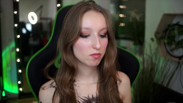 Gallery image thumbnail from Kira9's myfreecams stream on, 01/01/2026, 19:49 image 3 of 20