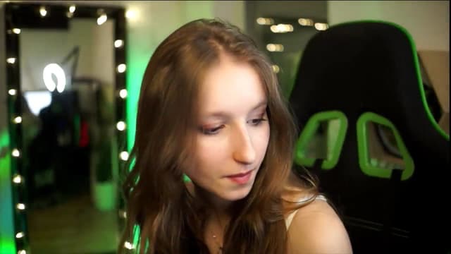 Gallery image thumbnail from Kira9's myfreecams stream on, 01/03/2026, 22:00 image 8 of 20