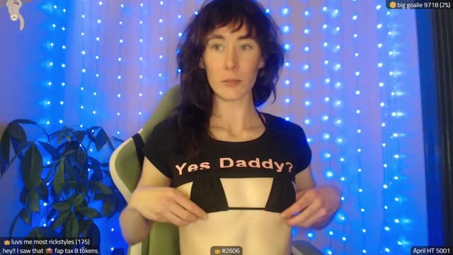 Gallery image thumbnail from Kira_'s myfreecams stream on, 04/16/2025, 24:45 image 11 of 20
