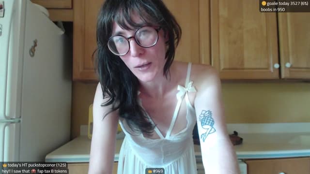 Gallery image thumbnail from Kira_'s myfreecams stream on, 08/01/2025, 15:29 image 10 of 20