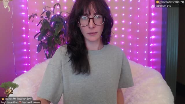 Gallery image thumbnail from Kira_'s myfreecams stream on, 08/20/2025, 15:47 image 8 of 20