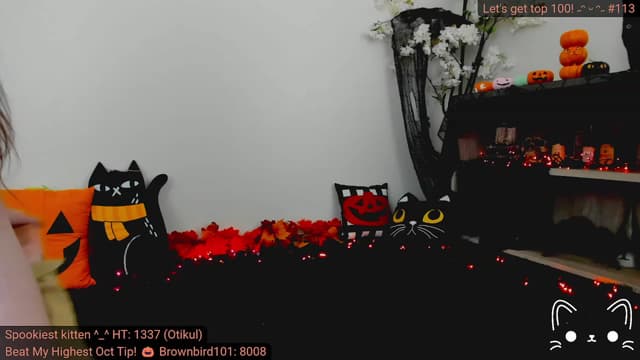 Gallery image thumbnail from Kitty's myfreecams stream on, 10/15/2023, 06:39 image 14 of 20