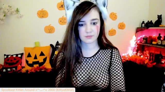 Gallery image thumbnail from Kitty's myfreecams stream on, 10/03/2024, 06:08 image 8 of 20