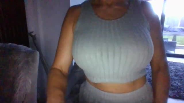 Gallery image thumbnail from Klo35's myfreecams stream on, 07/16/2023, 20:25 image 17 of 20