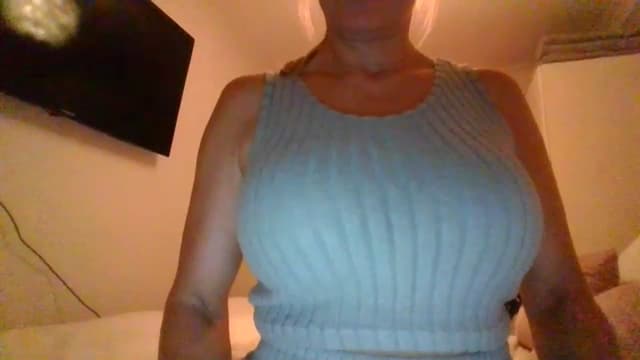 Gallery image thumbnail from Klo35's myfreecams stream on, 07/16/2023, 21:11 image 12 of 20