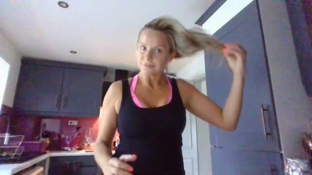 Gallery image thumbnail from Klo35's myfreecams stream on, 07/21/2023, 18:45 image 3 of 20