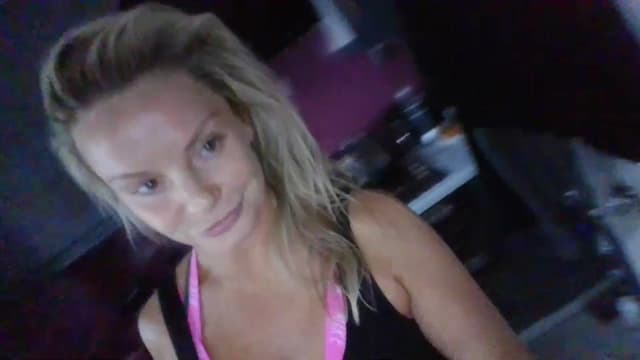 Gallery image thumbnail from Klo35's myfreecams stream on, 07/21/2023, 18:45 image 11 of 20