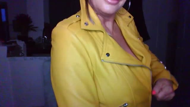 Gallery image thumbnail from Klo35's myfreecams stream on, 07/23/2023, 20:38 image 5 of 20