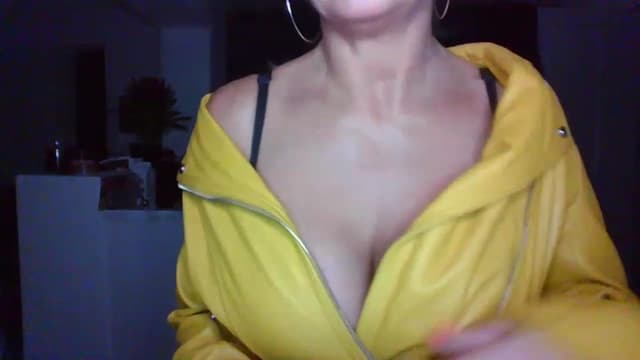 Gallery image thumbnail from Klo35's myfreecams stream on, 07/23/2023, 22:17 image 20 of 20