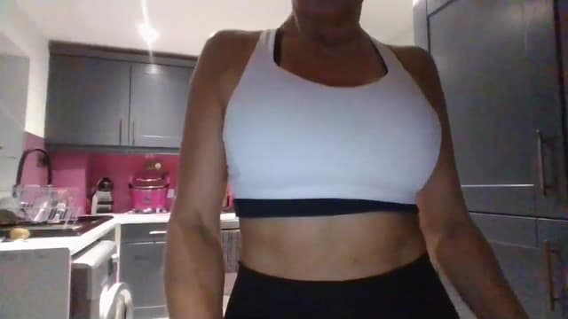Gallery image thumbnail from Klo35's myfreecams stream on, 07/26/2023, 20:04 image 14 of 20
