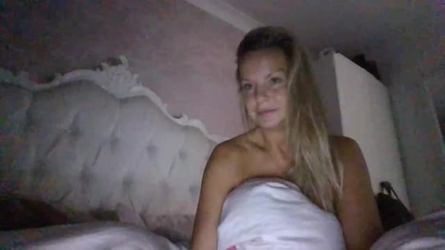 Gallery image thumbnail from Klo35's myfreecams stream on, 08/23/2023, 08:05 image 11 of 20