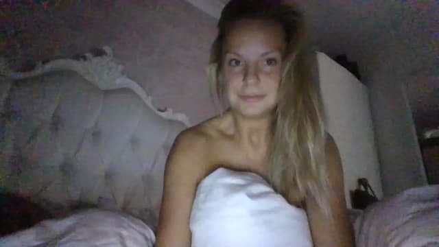 Gallery image thumbnail from Klo35's myfreecams stream on, 08/23/2023, 08:05 image 9 of 20