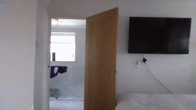 Gallery image thumbnail from Klo35's myfreecams stream on, 09/10/2023, 15:13 image 10 of 20