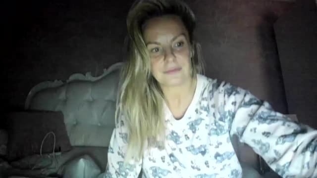 Gallery image thumbnail from Klo35's myfreecams stream on, 09/14/2023, 07:00 image 6 of 20