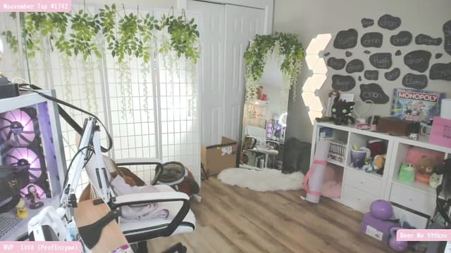 Gallery image thumbnail from KoMoo's myfreecams stream on, 11/27/2022, 08:58 image 10 of 20