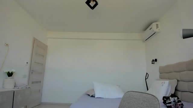 Gallery image thumbnail from Krys_'s myfreecams stream on, 07/17/2026, 06:55 image 6 of 20