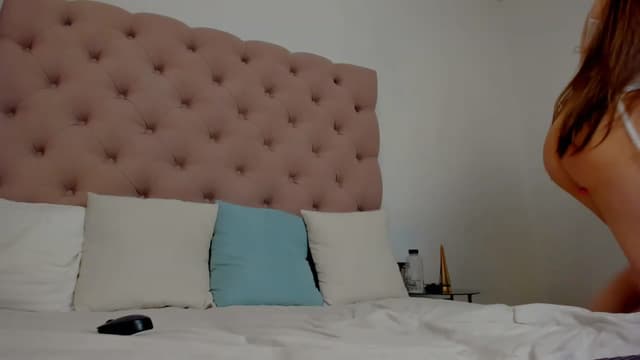 Gallery image thumbnail from LIRA_'s myfreecams stream on, 04/25/2023, 24:04 image 18 of 20
