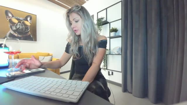Gallery image thumbnail from L_y_d's myfreecams stream on, 11/02/2024, 18:52 image 9 of 20
