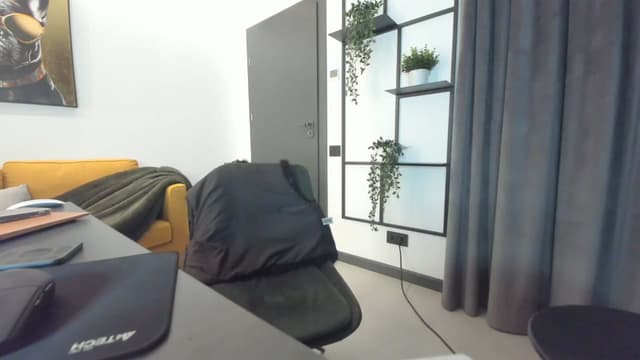 Gallery image thumbnail from L_y_d's myfreecams stream on, 11/23/2024, 24:30 image 14 of 20