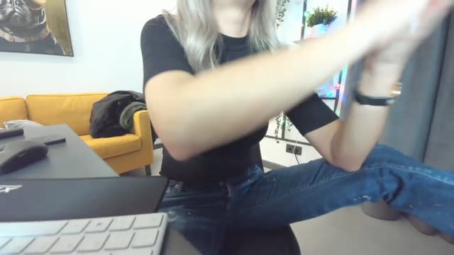 Gallery image thumbnail from L_y_d's myfreecams stream on, 12/06/2024, 23:22 image 4 of 20