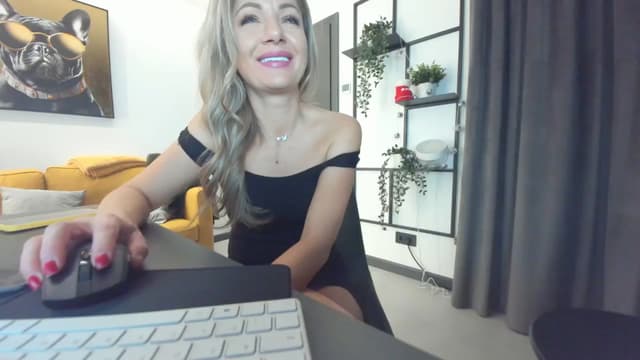 Gallery image thumbnail from L_y_d's myfreecams stream on, 12/17/2024, 23:01 image 3 of 20