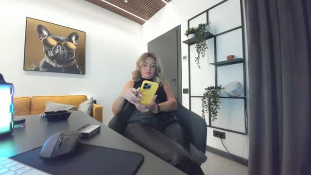 Gallery image thumbnail from L_y_d's myfreecams stream on, 11/01/2025, 16:04 image 19 of 20
