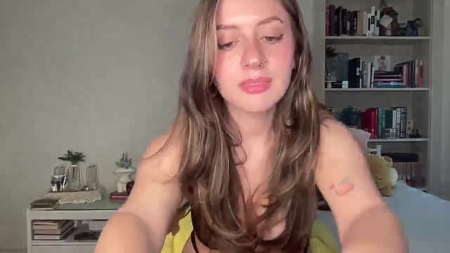Gallery image thumbnail from Lena1's myfreecams stream on, 09/26/2024, 12:11 image 4 of 20