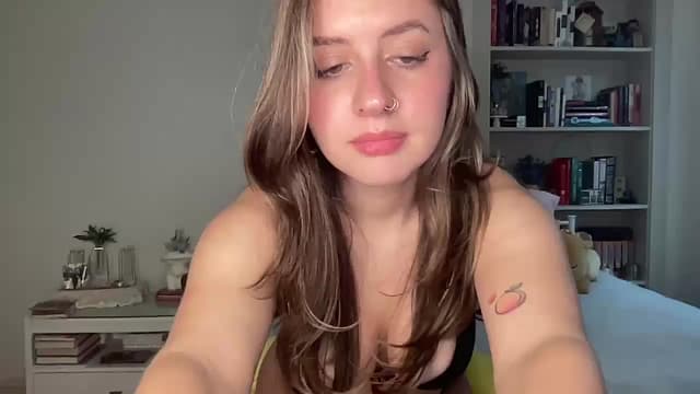 Gallery image thumbnail from Lena1's myfreecams stream on, 09/26/2024, 14:10 image 5 of 20