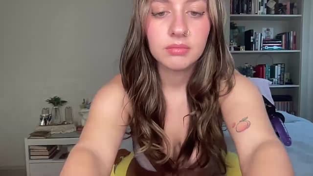 Gallery image thumbnail from Lena1's myfreecams stream on, 10/03/2024, 17:25 image 14 of 20