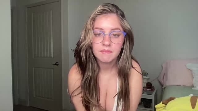 Gallery image thumbnail from Lena1's myfreecams stream on, 11/03/2024, 20:02 image 12 of 20