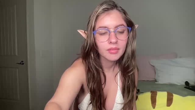 Gallery image thumbnail from Lena1's myfreecams stream on, 11/03/2024, 23:16 image 9 of 20