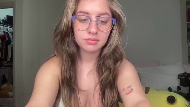 Gallery image thumbnail from Lena1's myfreecams stream on, 11/03/2024, 23:47 image 3 of 20