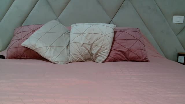 Gallery image thumbnail from LexiQ's myfreecams stream on, 03/31/2023, 05:06 image 15 of 20