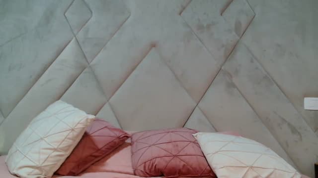 Gallery image thumbnail from LexiQ's myfreecams stream on, 04/24/2023, 03:47 image 2 of 20